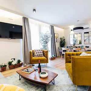 Modern And Luxury- 2bd 2bth- Socorro Sevilla